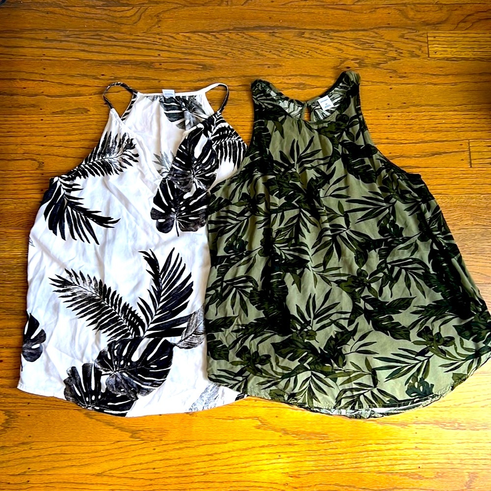 Women’s XS Old Navy tank top blouses lot of 2